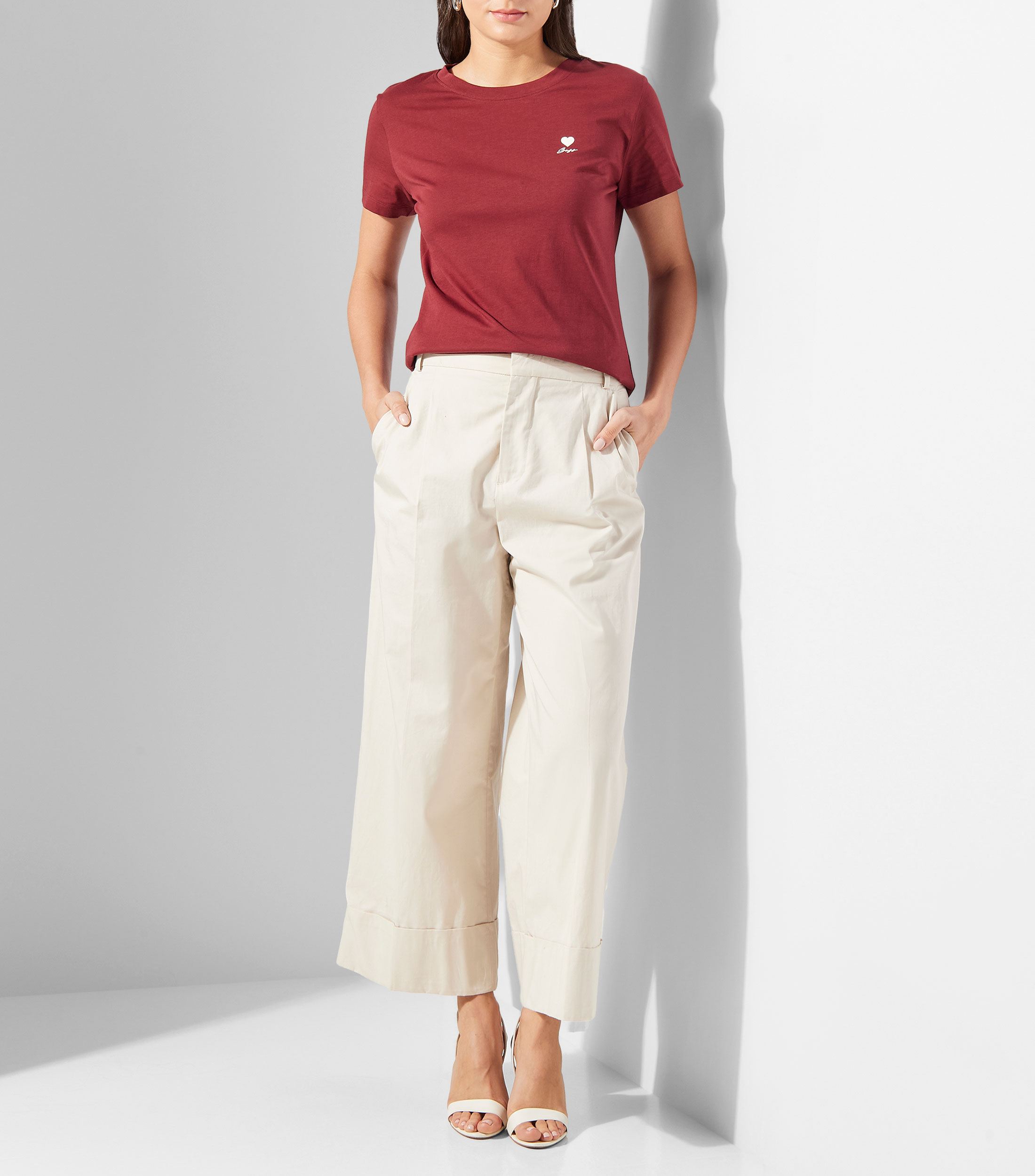 Playera con ilustración en el pecho Mujer